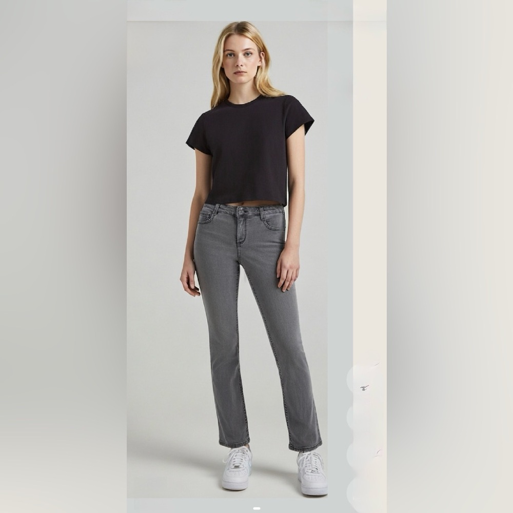 Jones New York Charcoal/Grey Women’s Flare Demin Jeans Size 2.